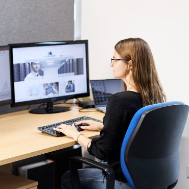 Office Komplett, Anna-Lisa Höffer